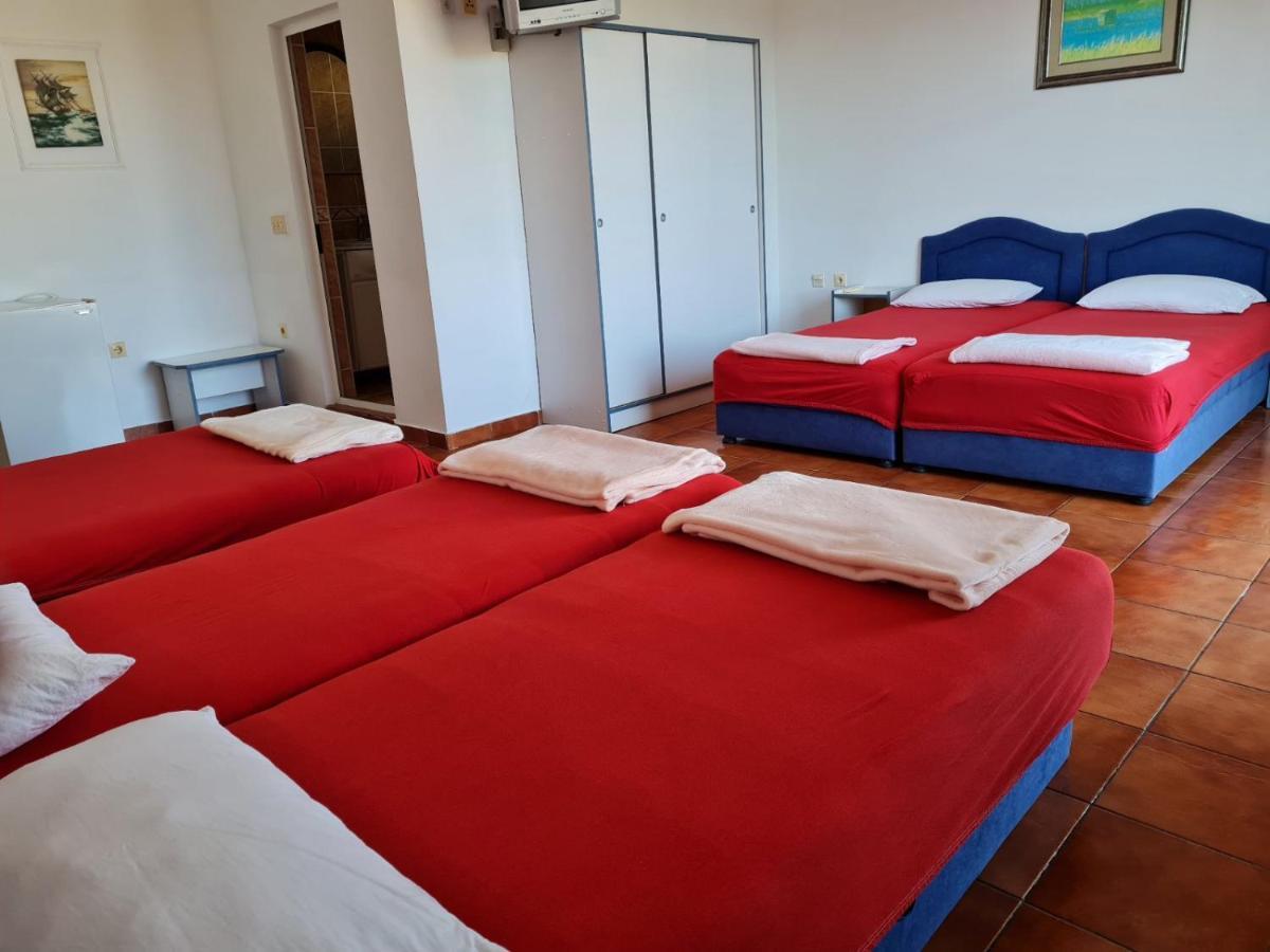 Oxa * Ulcinj
